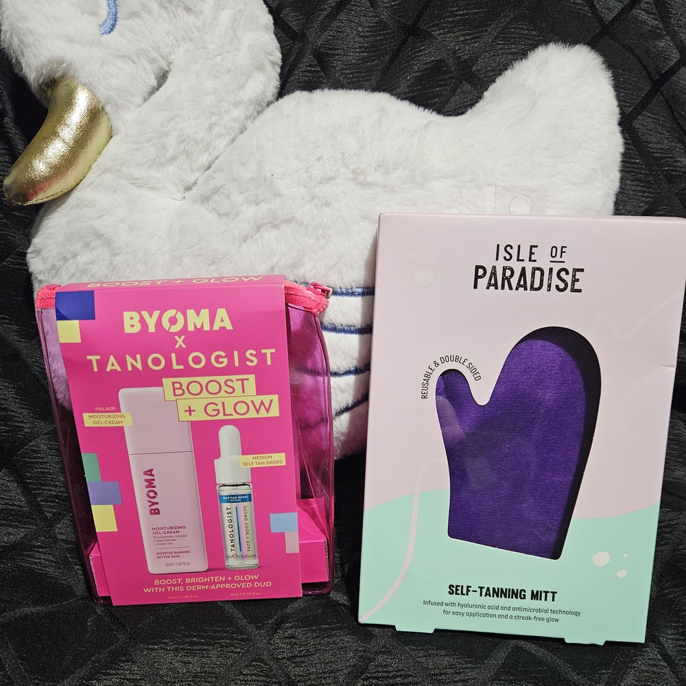 BYOMA x Tanologist Boost + Glow Set with Isle of Paradise Self-Tanning Mitt